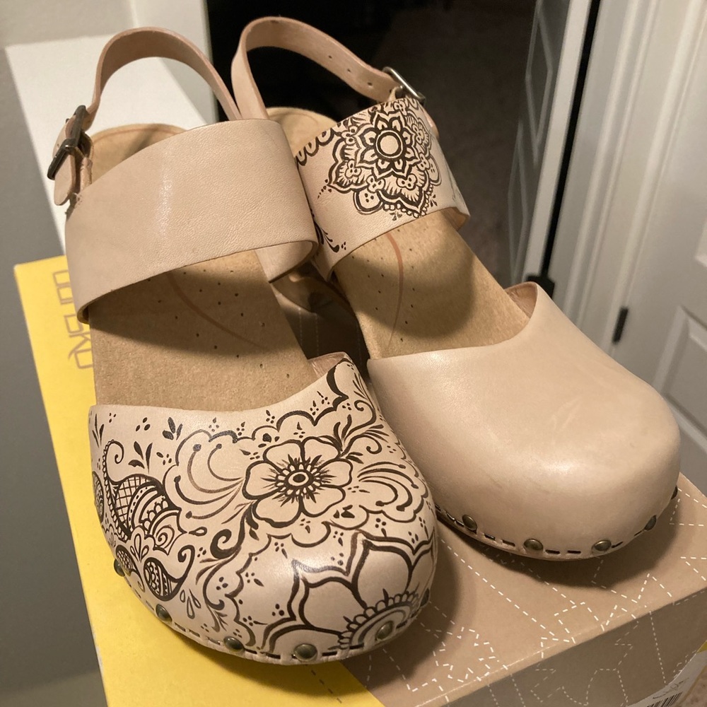 Dansko Thea, hand painted!